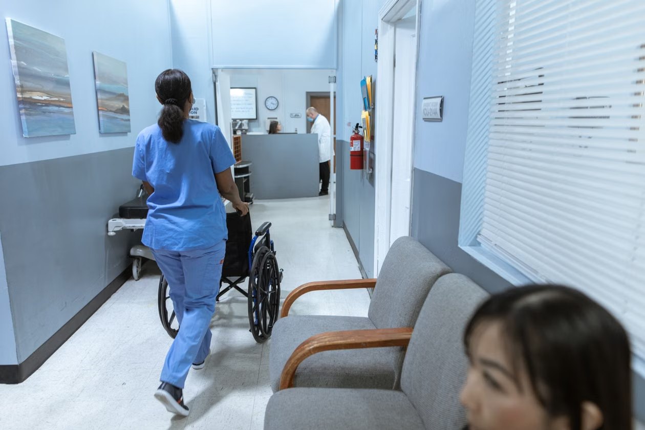 Santé fragile de la victime : le décès provoqué par une chute en foyer doit être réparé en totalité Santé fragile de la victime : le décès provoqué par une chute en foyer doit être réparé en totalité